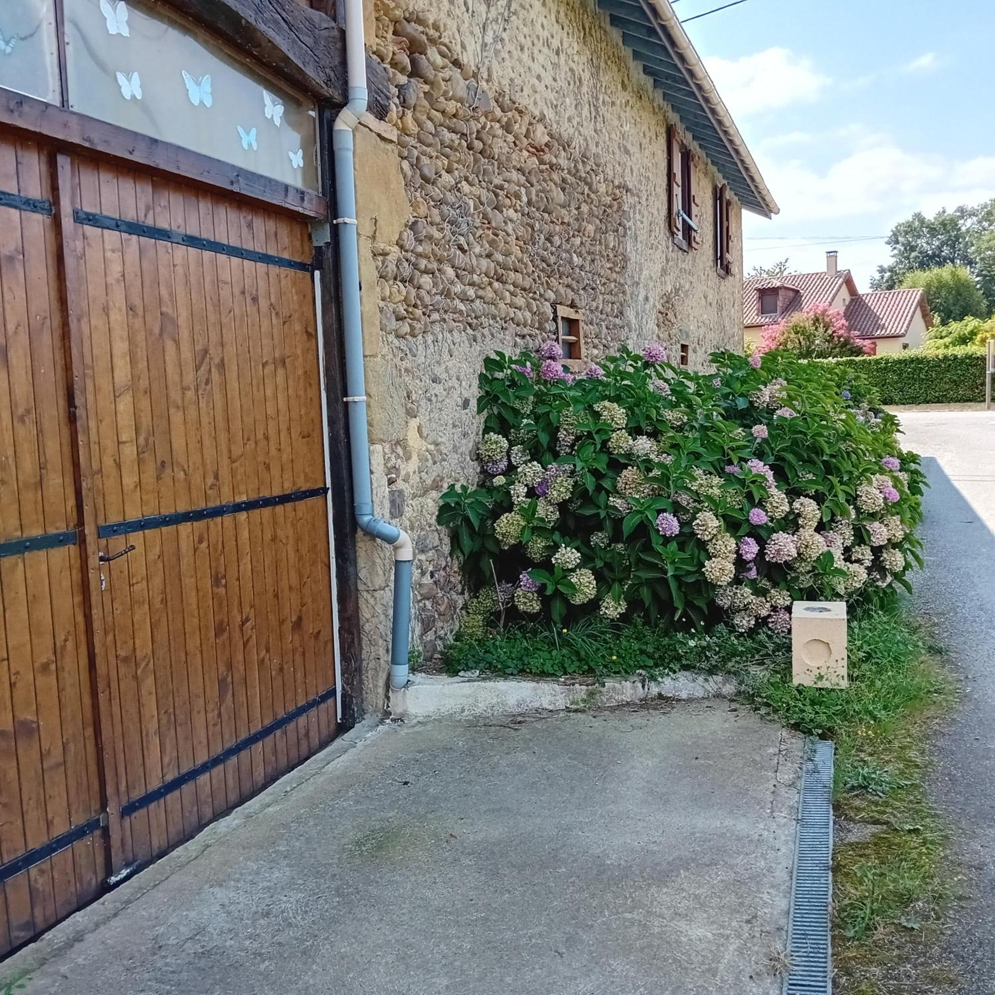 Clos A Malypense Chez Mr Montamat Galan 外观 照片